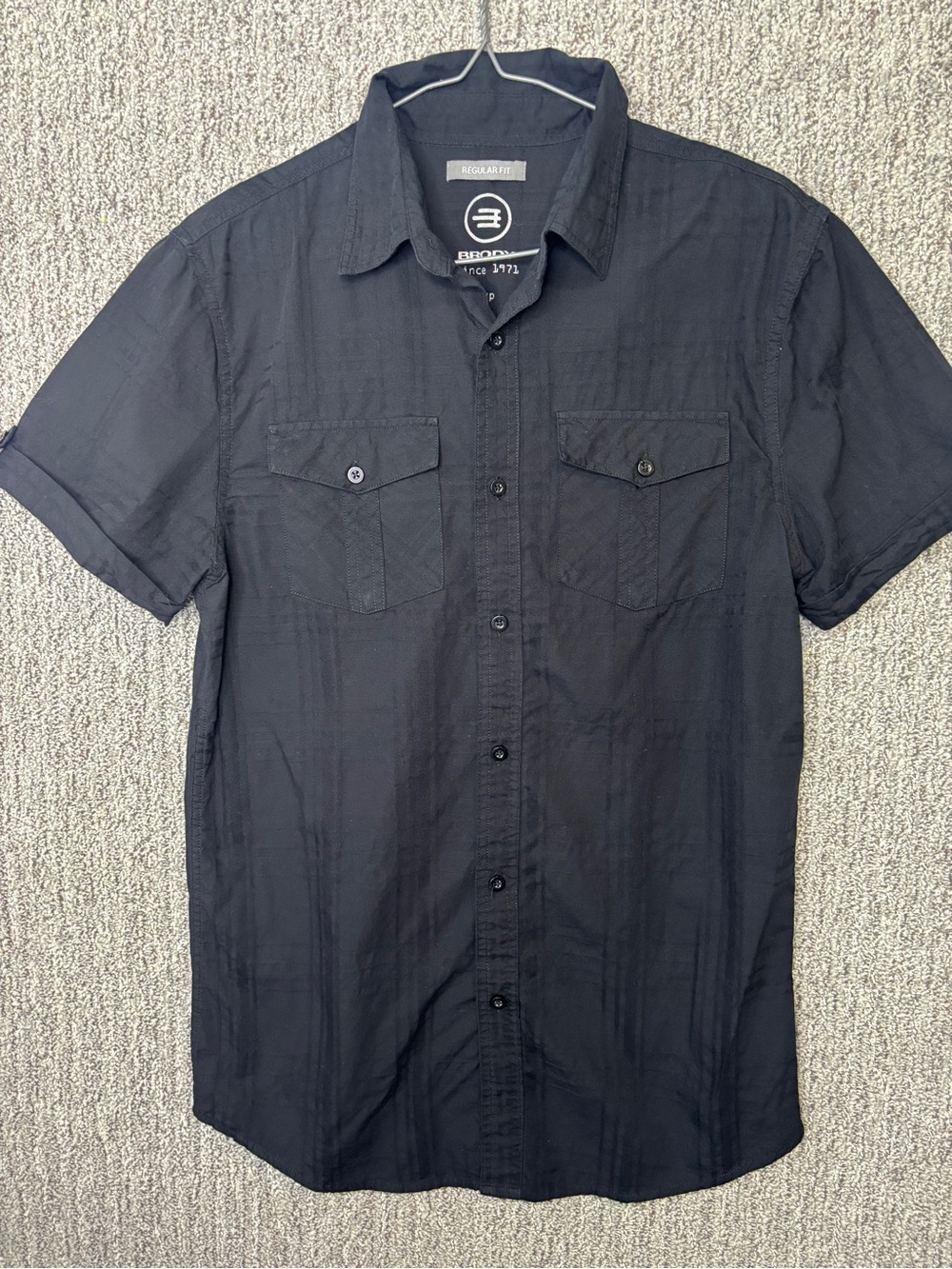 Brody Men’s Regular Fit Black Plaid Short-Sleeve Casual Button-Down Shirt